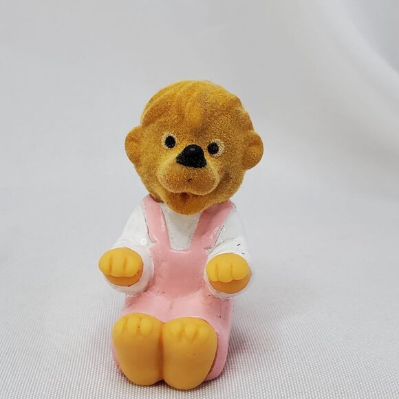 Vintage Berenstain Bears 1989 Sissy Bear Pink Overalls 2.5” Plastic Figure Fuzzy - Picture 10 of 10